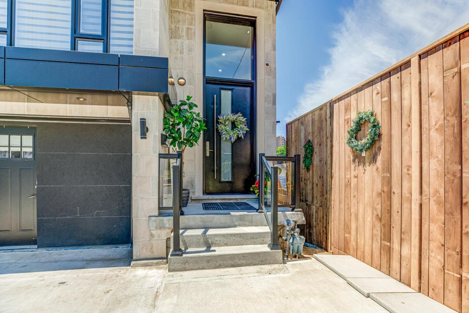 Modern City Living -Newly Built Toronto Ngoại thất bức ảnh